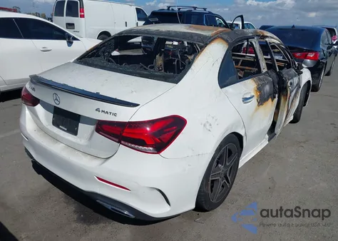 2019 Mercedes-Benz A 220 4Matic z USA, uszkodzony, nr VIN WDD3G4FB3KW028213